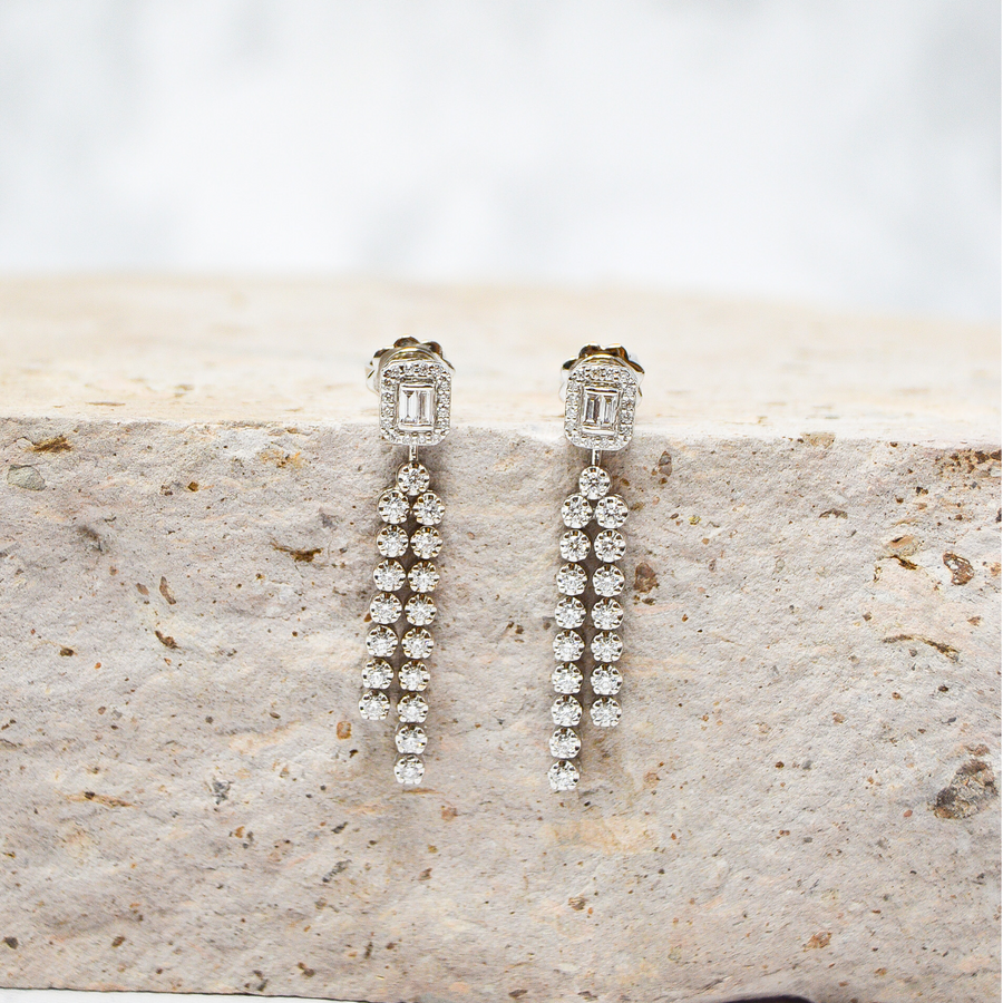 ARETES LARGOS DIAMANTES ORO BLANCO