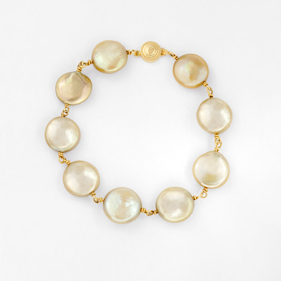PULSERA PERLA COIN DORADA