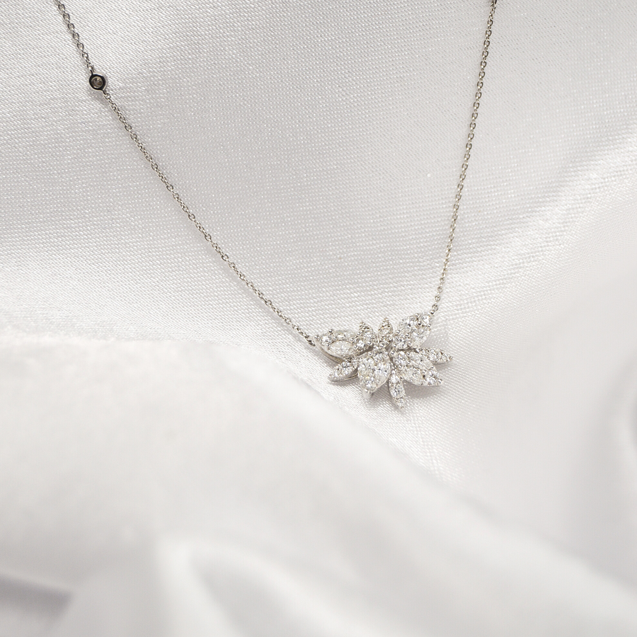 COLLAR DIJE FLOR